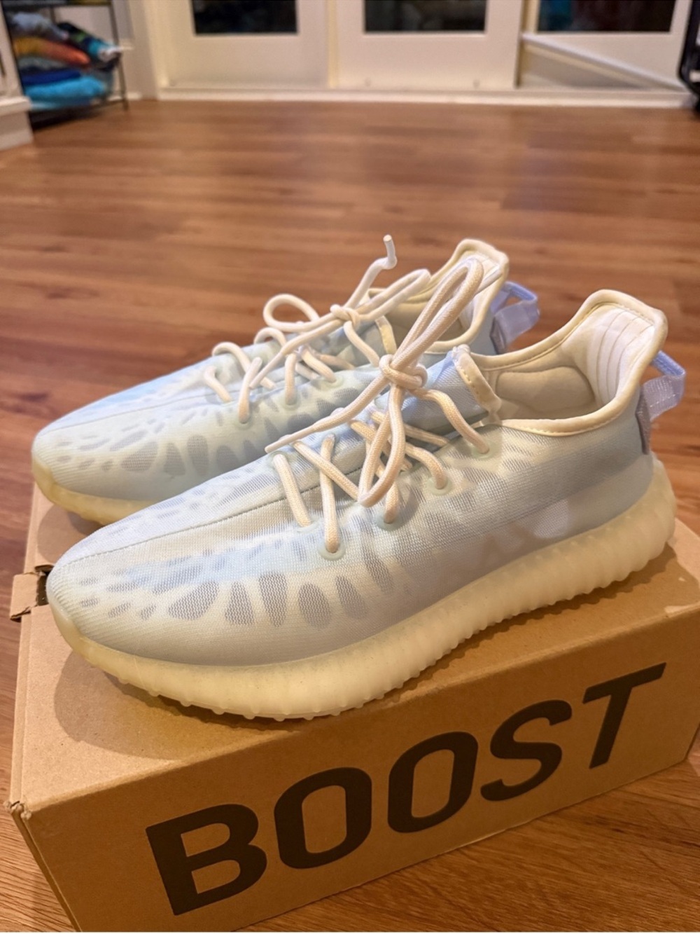 adidas Yeezy Boost 350 V2 Mono Ice Men’s 7.5 GW2869 w/ Box